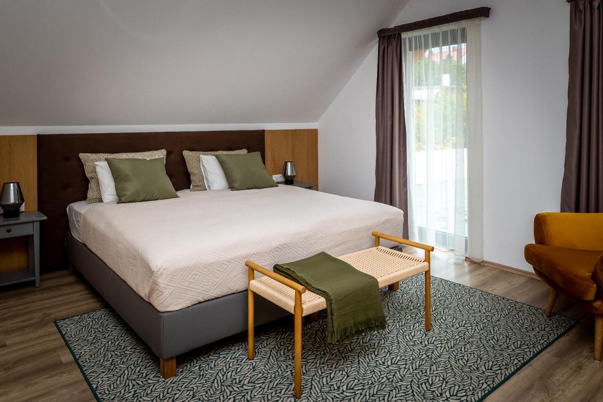 Ignacz Vendeghaz Hotel Pálosvörösmart Екстериор снимка